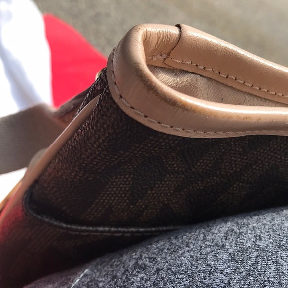 Michael Kors Cross Body 💼 - Picture 8 of 8